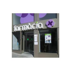 Letrero luminoso 3D con letras volumétricas para farmacias locales en Santo Domingo